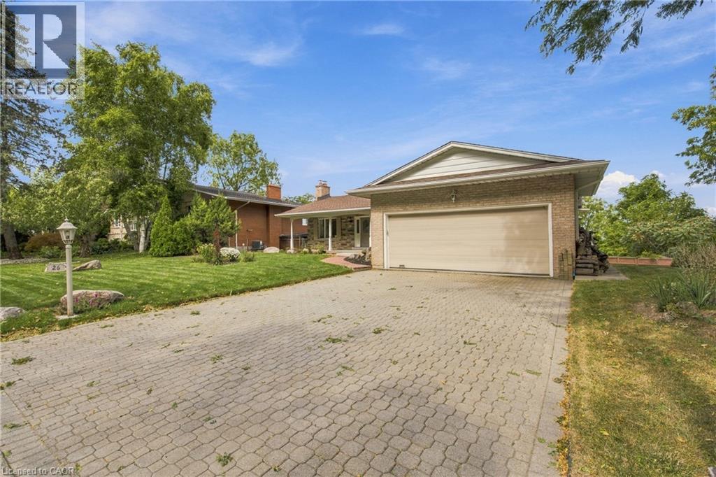 26 LESLIE Drive, Hamilton, Ontario