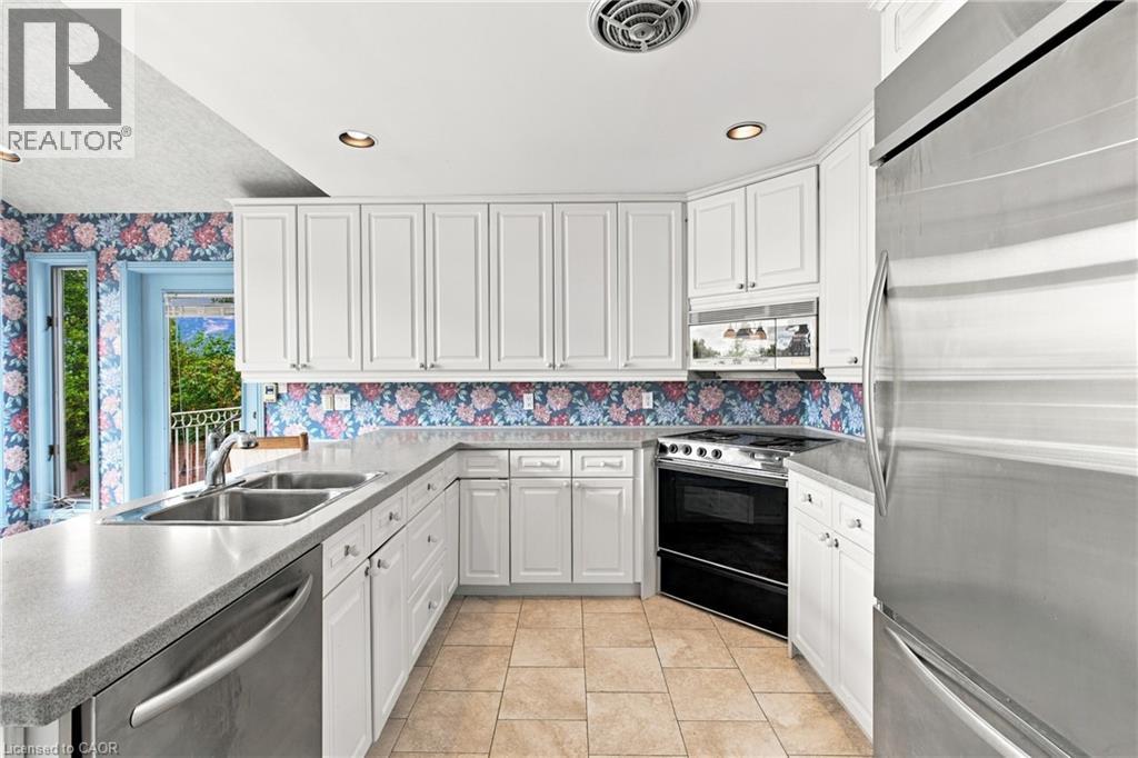 26 Leslie Drive, Hamilton, Ontario  L8G 2R1 - Photo 14 - 40866228