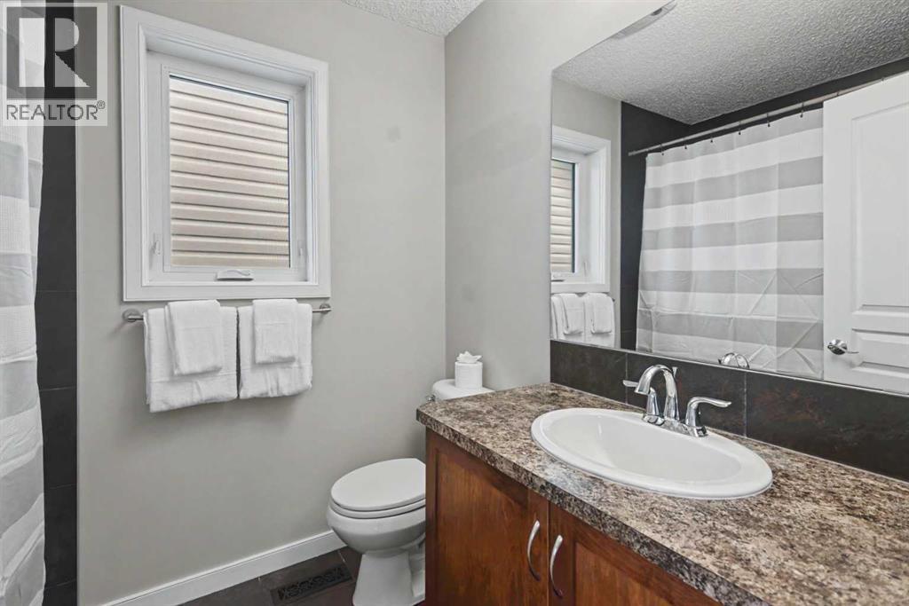 300 New Brighton Landing SE, Calgary, Alberta  T2Z 0S6 - Photo 21 - A2347994
