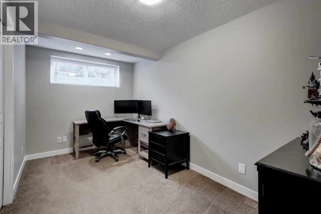 300 New Brighton Landing SE, Calgary, Alberta  T2Z 0S6 - Photo 27 - A2347994