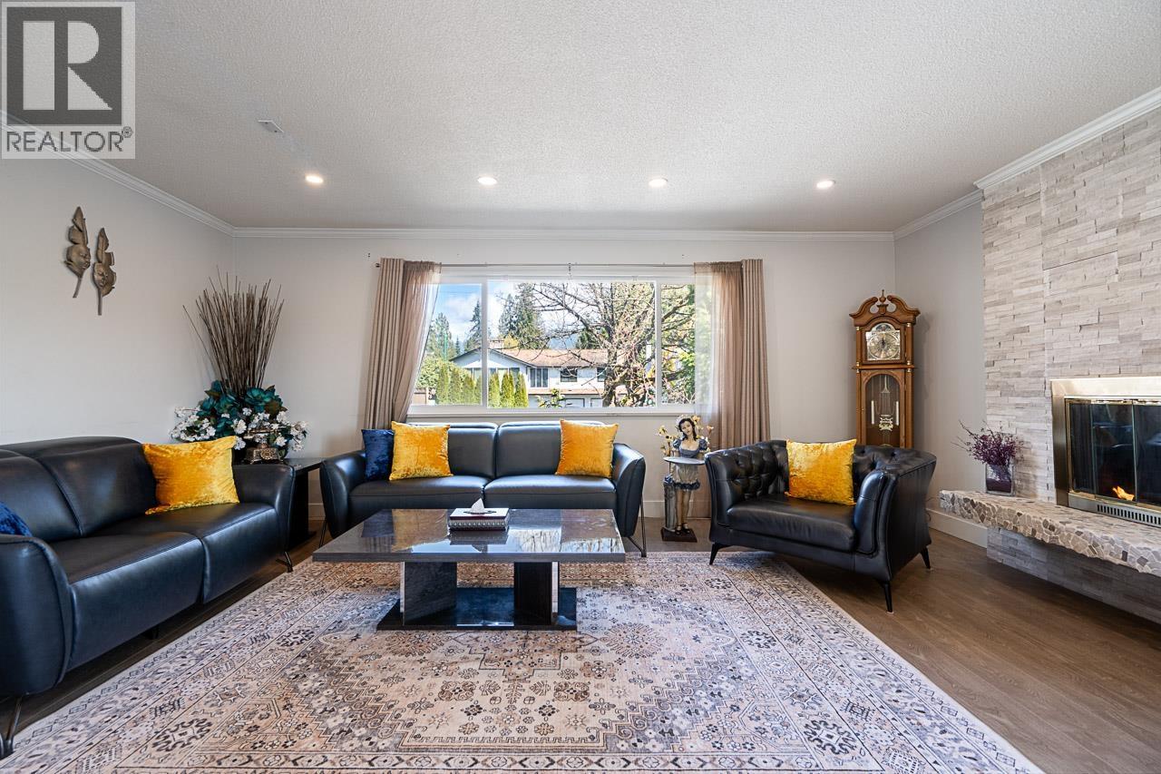 2333 Kirkstone Road, North Vancouver, British Columbia  V7J 3M1 - Photo 3 - R3144563