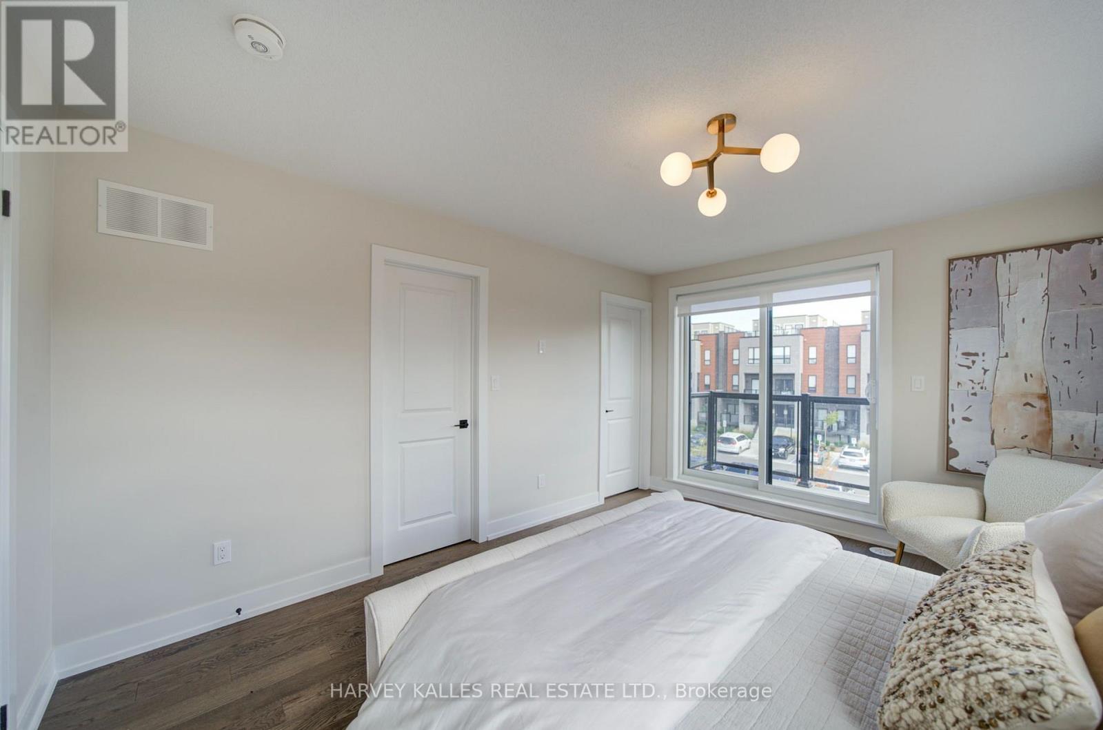 12 - 10 Lytham Green Circle, Newmarket, Ontario  L3X 3A8 - Photo 46 - N13816814