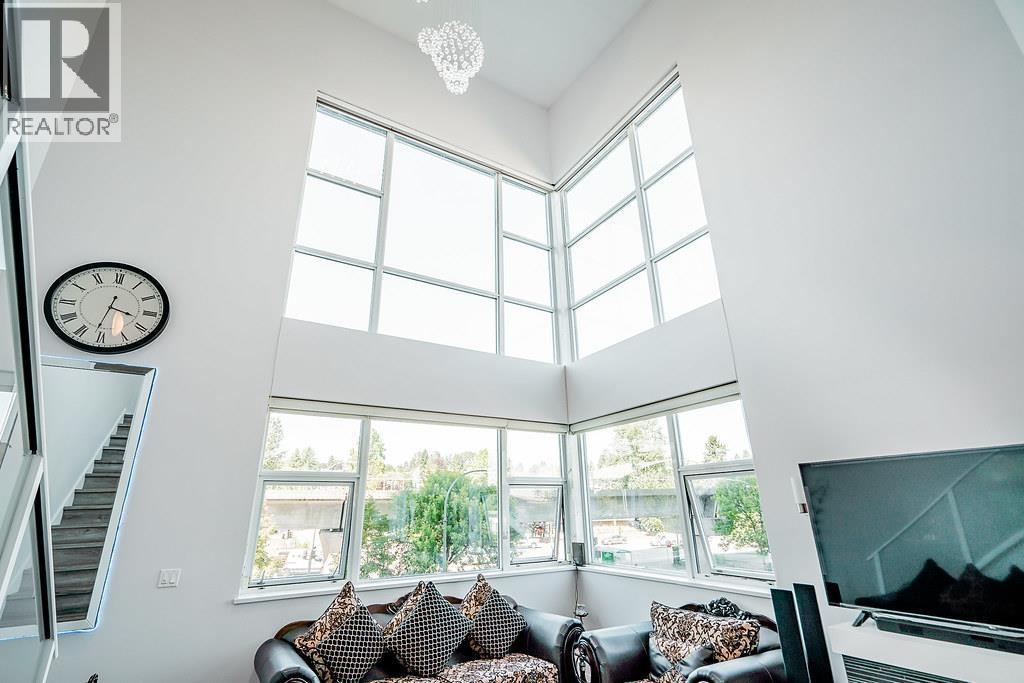 304 2225 HOLDOM AVENUE, Burnaby, British Columbia