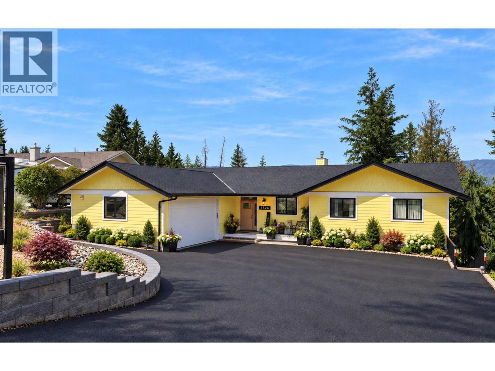 2526 Waverly Drive, Blind Bay, British Columbia