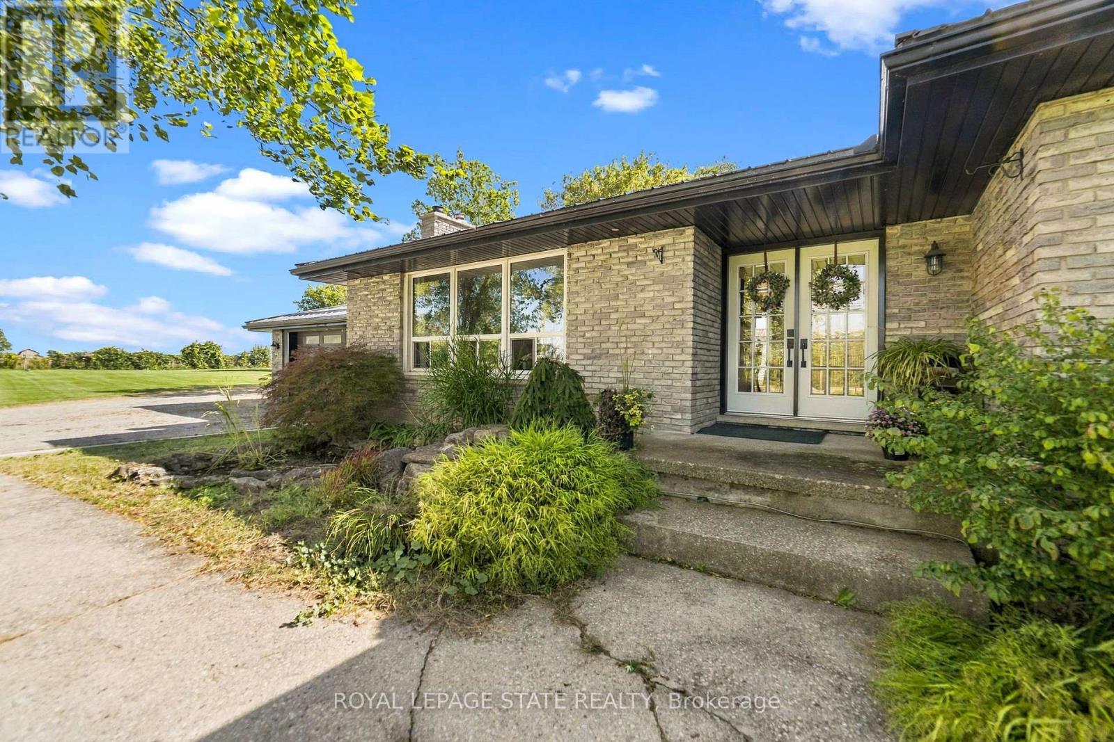380 Haldimand Trail, Haldimand, Ontario  N1A 2W8 - Photo 3 - X13826520