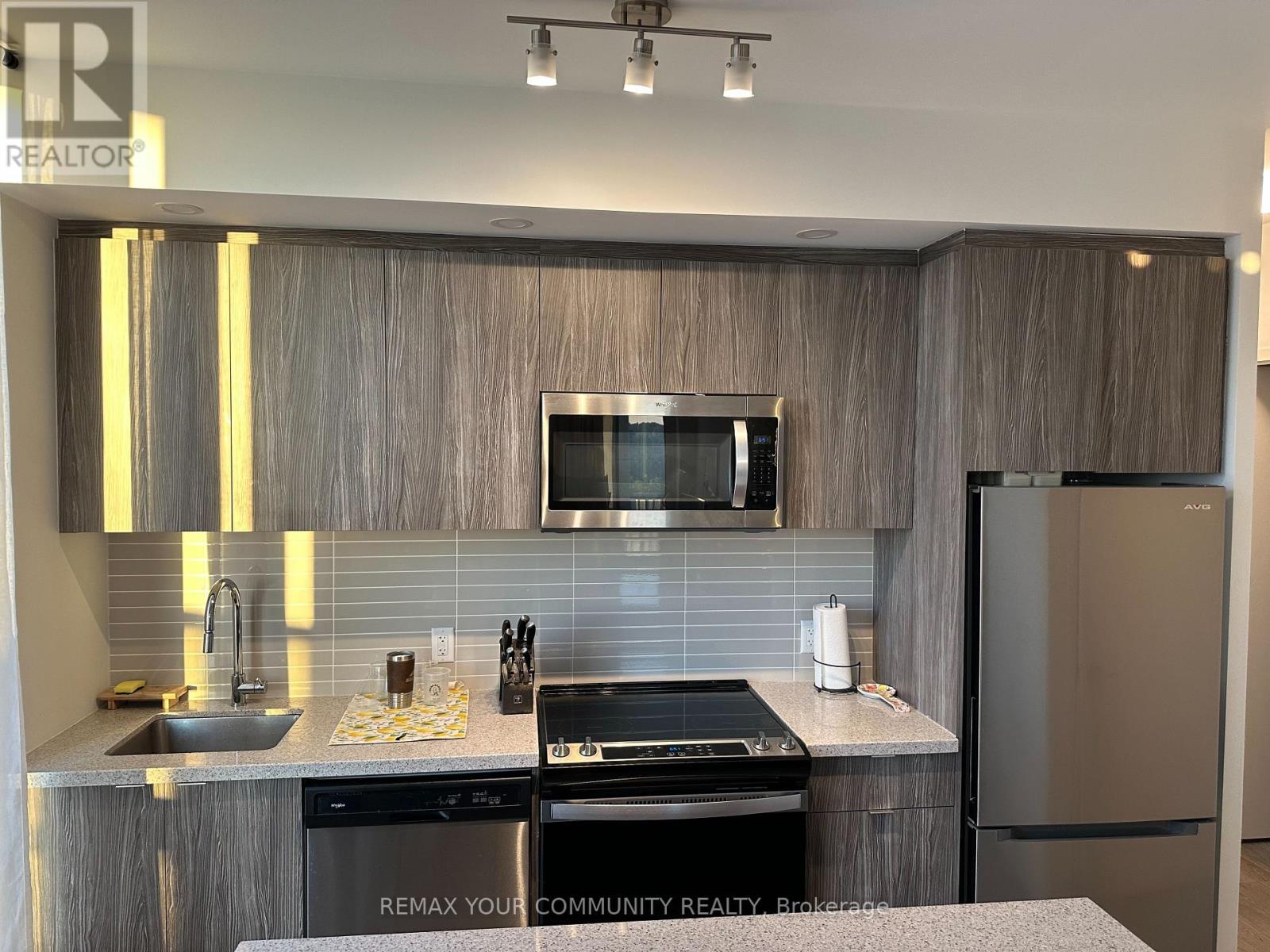 702w - 3 Rosewater Street, Richmond Hill, Ontario  L4C 5T6 - Photo 4 - N13826452
