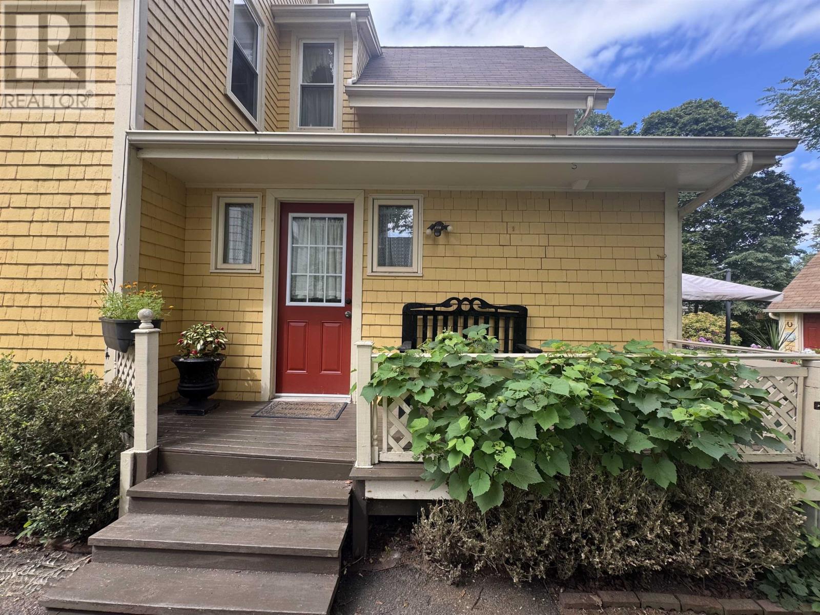 132 Upper Prince Street, Charlottetown, Prince Edward Island  C1A 4S7 - Photo 2 - 202624303