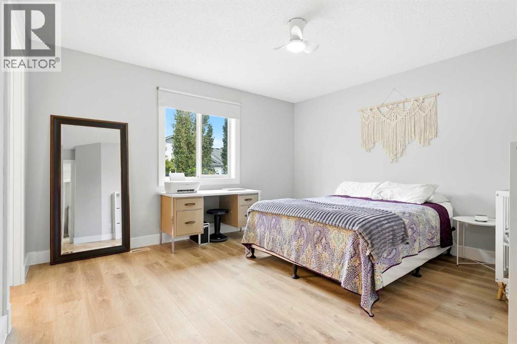 141 Thornfield Close SE, Airdrie, Alberta  T4A 2K8 - Photo 12 - A2346167