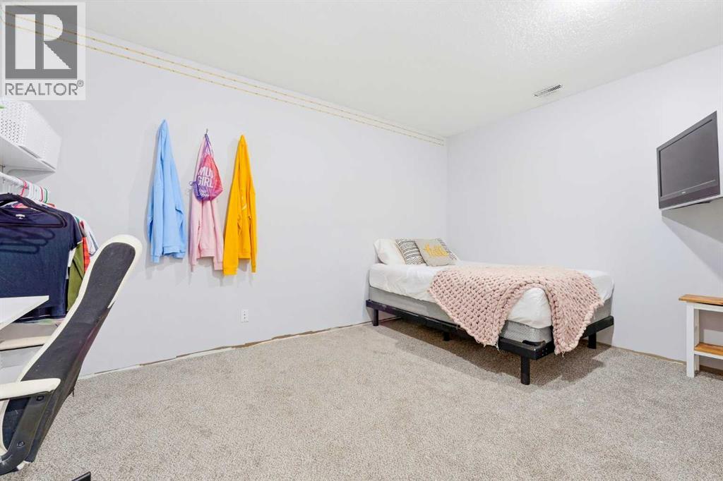 141 Thornfield Close SE, Airdrie, Alberta  T4A 2K8 - Photo 24 - A2346167