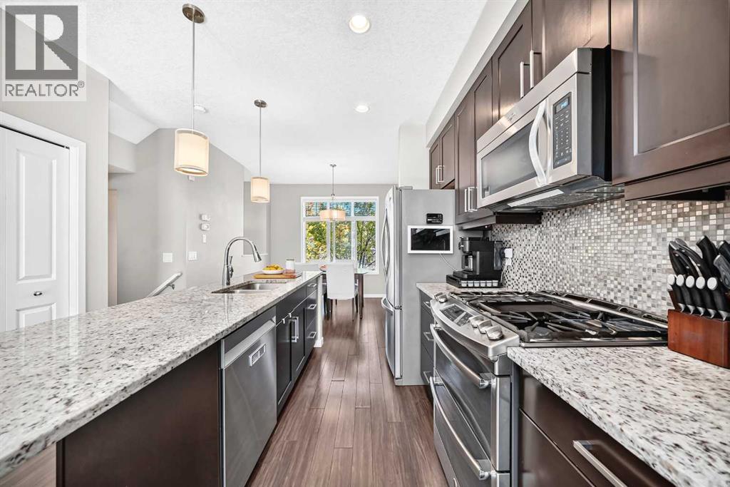 638 Copperpond Boulevard SE, Calgary, Alberta  T2Z 5B9 - Photo 8 - A2344965