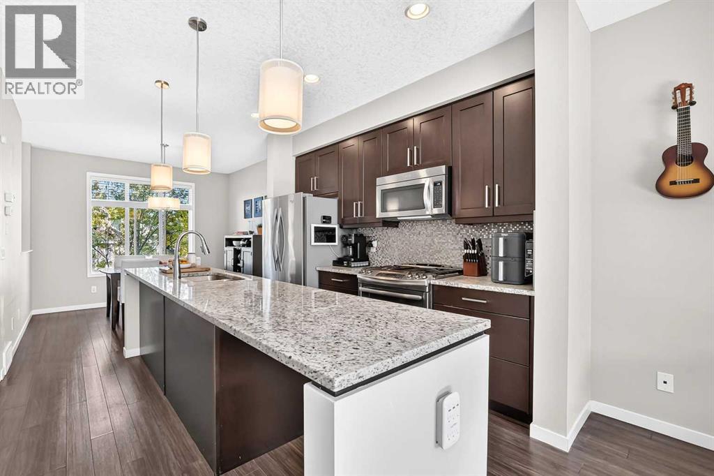 638 Copperpond Boulevard SE, Calgary, Alberta  T2Z 5B9 - Photo 6 - A2344965