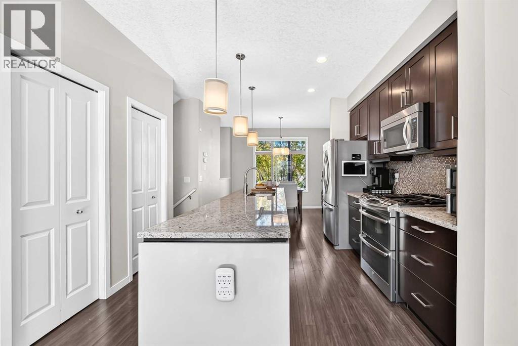 638 Copperpond Boulevard SE, Calgary, Alberta  T2Z 5B9 - Photo 7 - A2344965