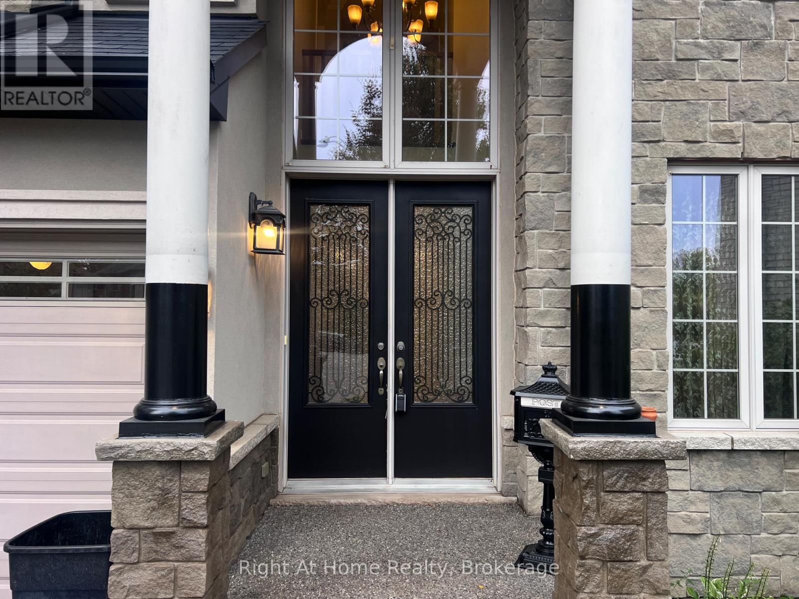 Upper - 52 Lorupe Court, Hamilton, Ontario  L9G 0C8 - Photo 2 - X13826628