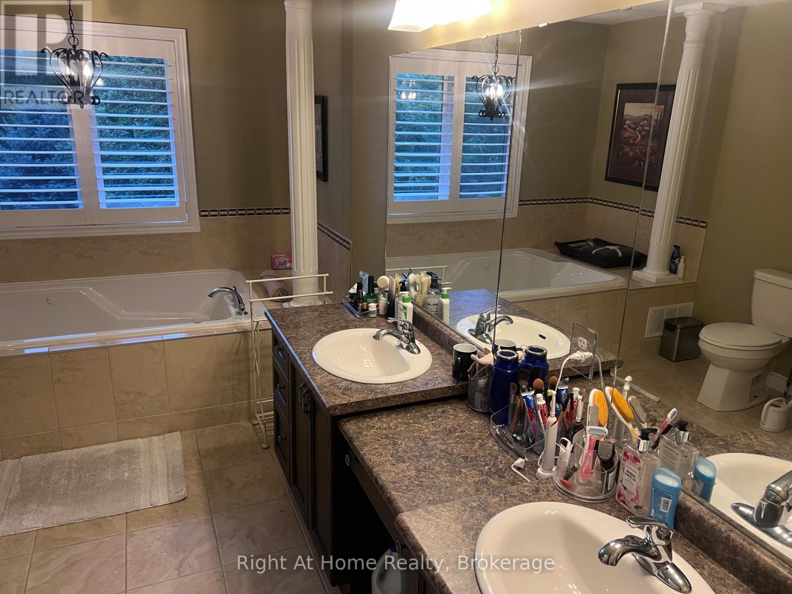 Upper - 52 Lorupe Court, Hamilton, Ontario  L9G 0C8 - Photo 25 - X13826628