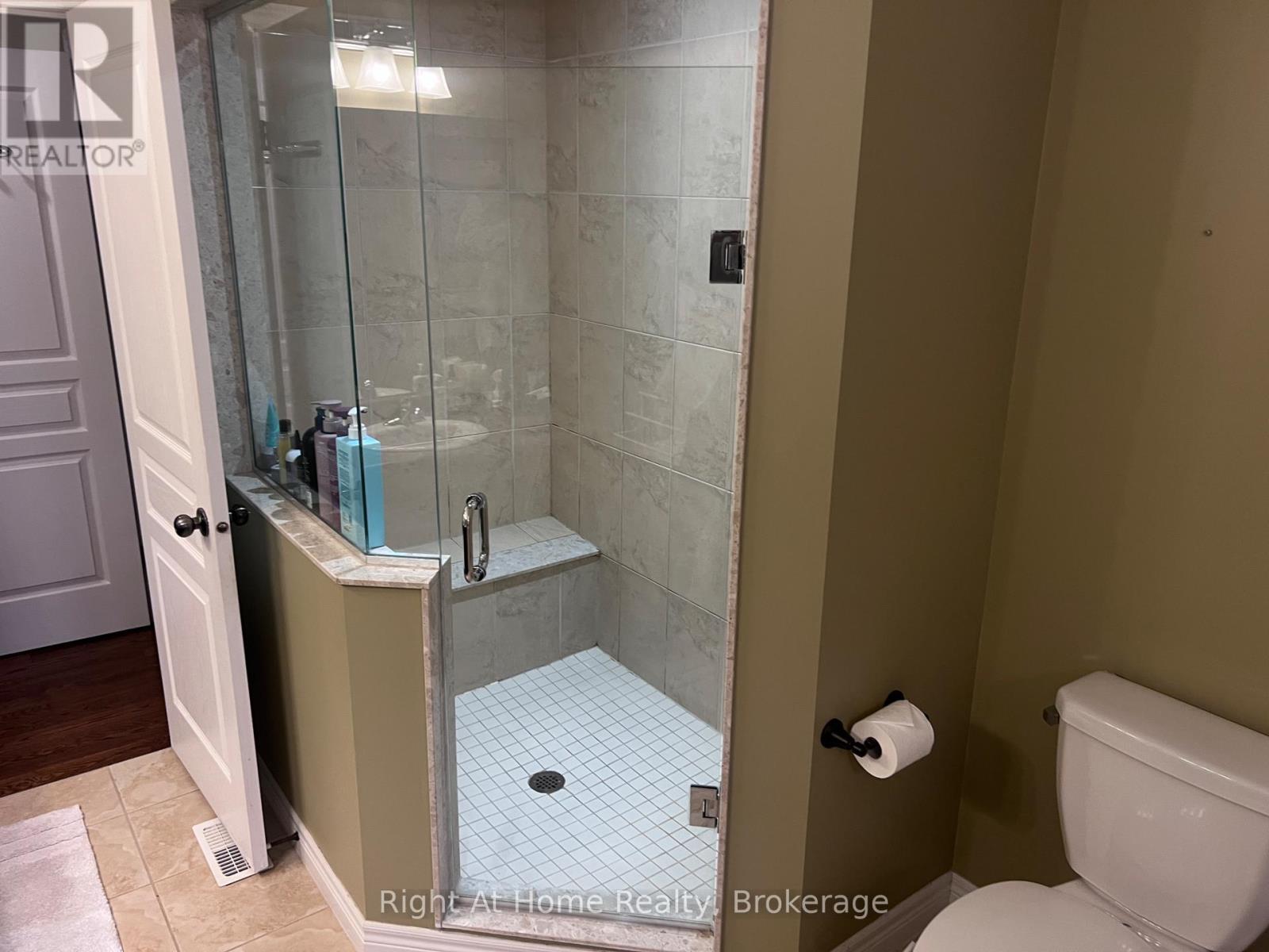 Upper - 52 Lorupe Court, Hamilton, Ontario  L9G 0C8 - Photo 27 - X13826628
