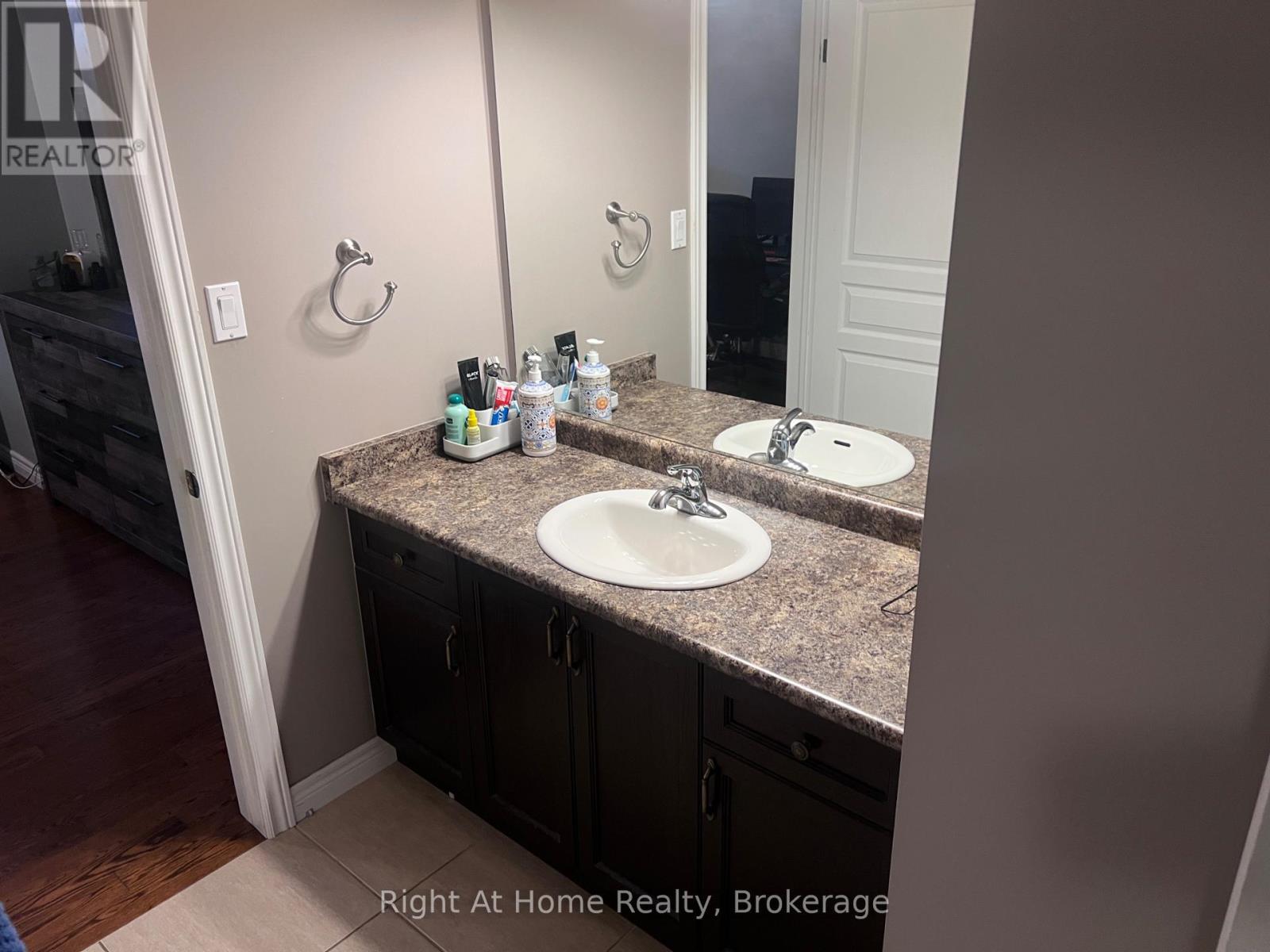 Upper - 52 Lorupe Court, Hamilton, Ontario  L9G 0C8 - Photo 31 - X13826628