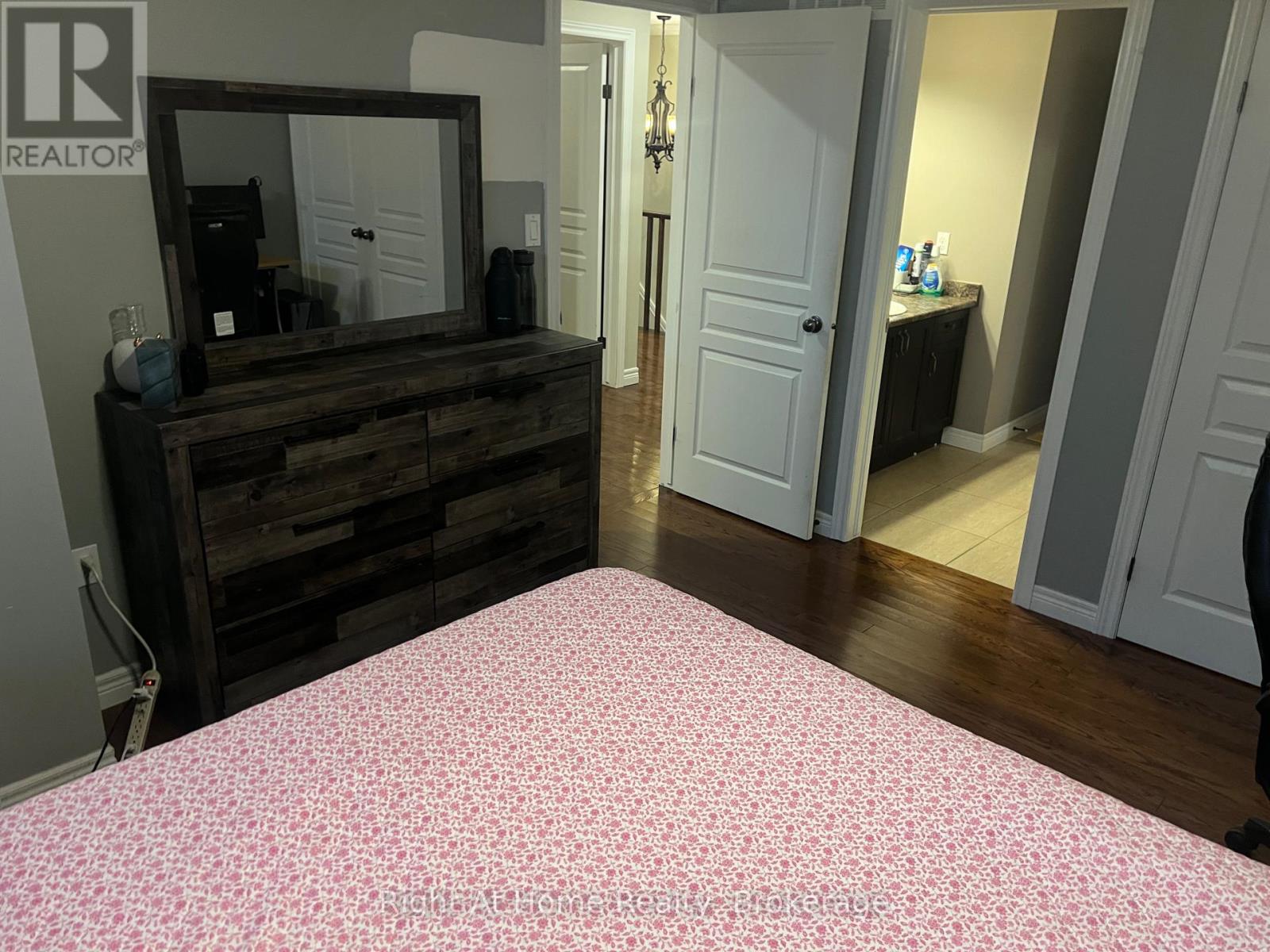 Upper - 52 Lorupe Court, Hamilton, Ontario  L9G 0C8 - Photo 33 - X13826628