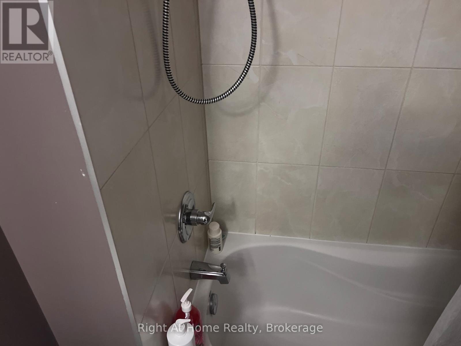 Upper - 52 Lorupe Court, Hamilton, Ontario  L9G 0C8 - Photo 37 - X13826628