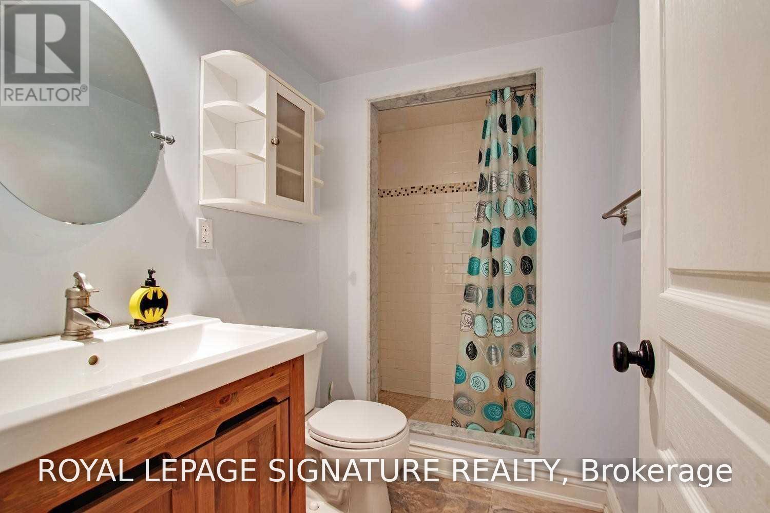 11 Patrick Drive, Aurora, Ontario  L4G 2A6 - Photo 8 - N13826604