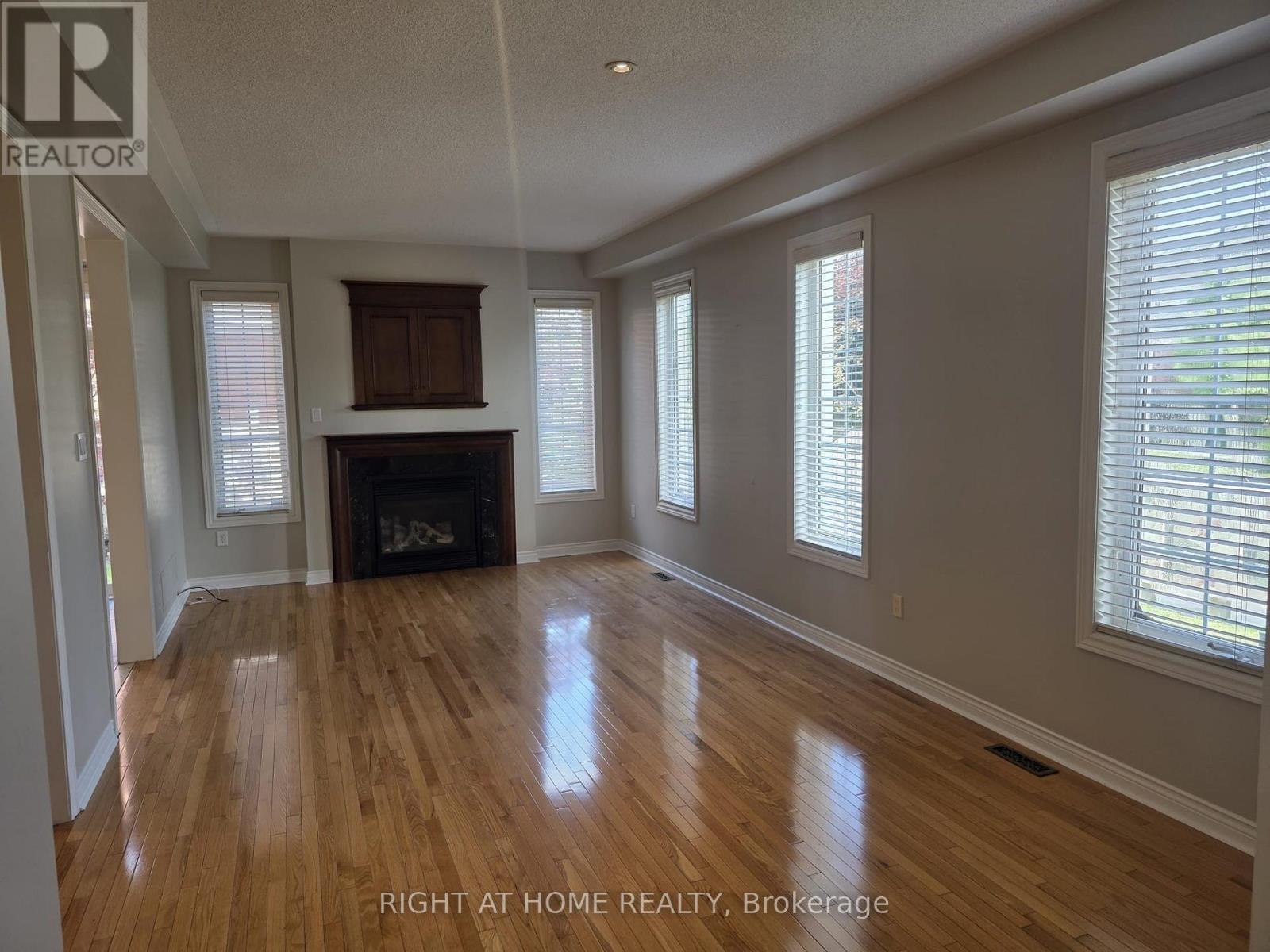 102 Cormorant Crescent, Vaughan, Ontario  L4H 2K4 - Photo 4 - N13826612