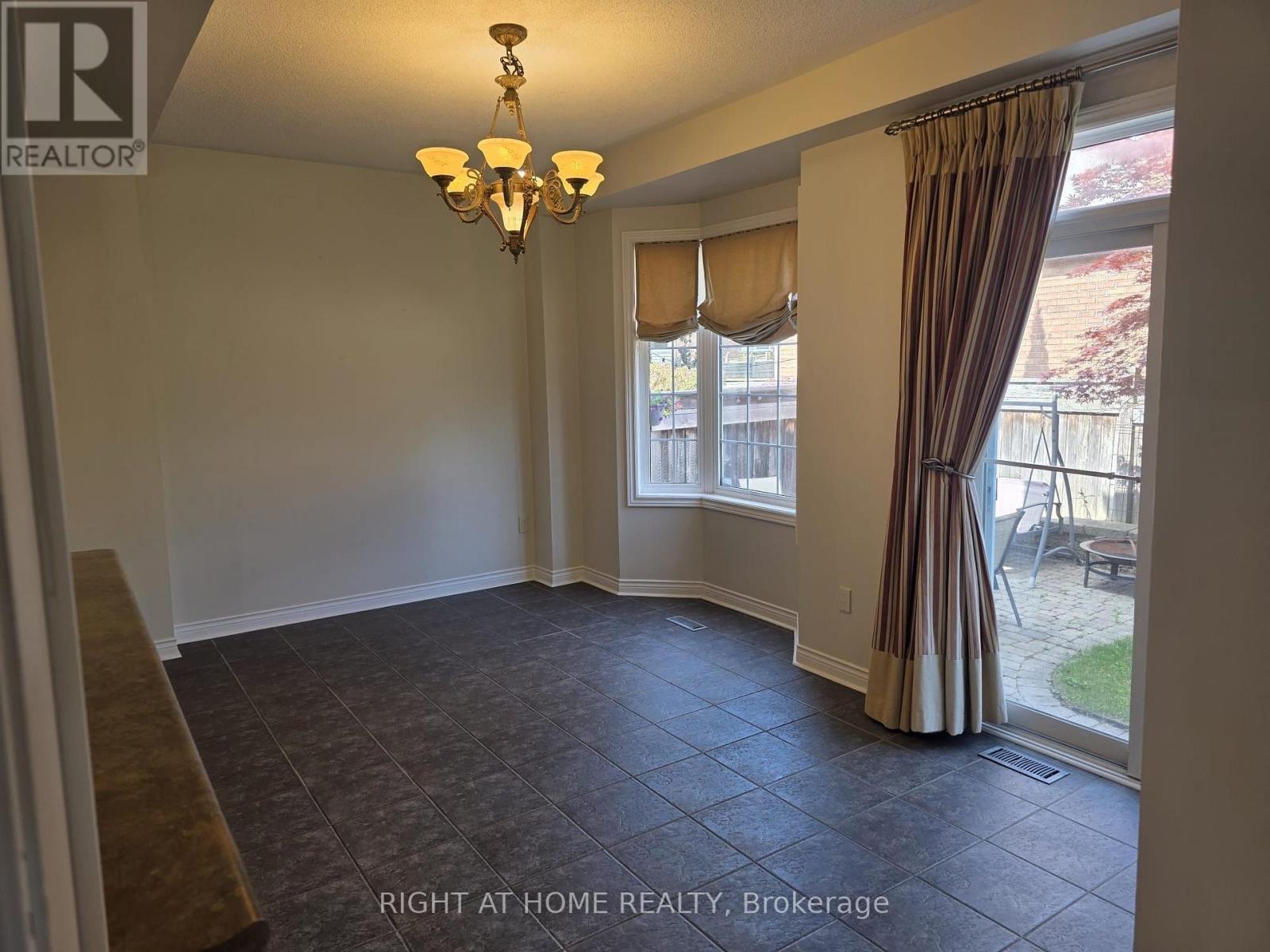 102 Cormorant Crescent, Vaughan, Ontario  L4H 2K4 - Photo 5 - N13826612
