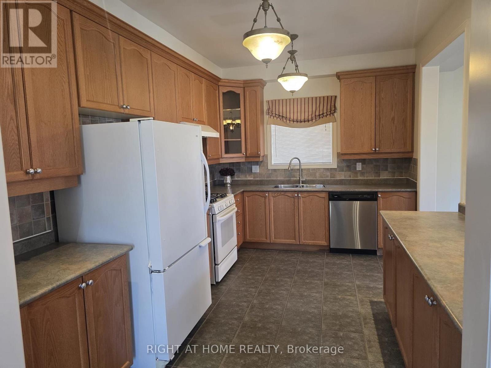 102 Cormorant Crescent, Vaughan, Ontario  L4H 2K4 - Photo 6 - N13826612