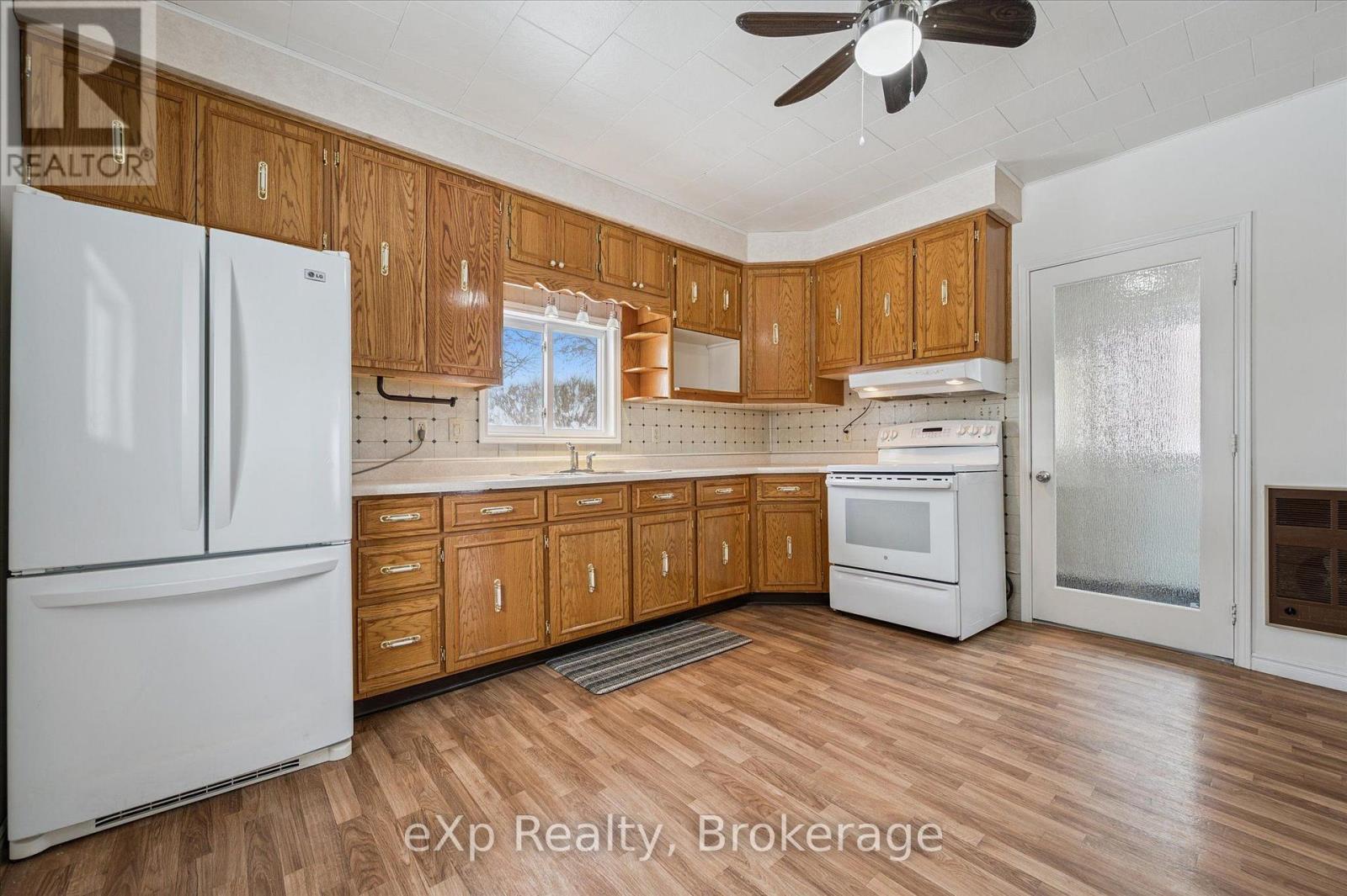 8 West Street, Perth East, Ontario  N0K 1M0 - Photo 6 - X13826564