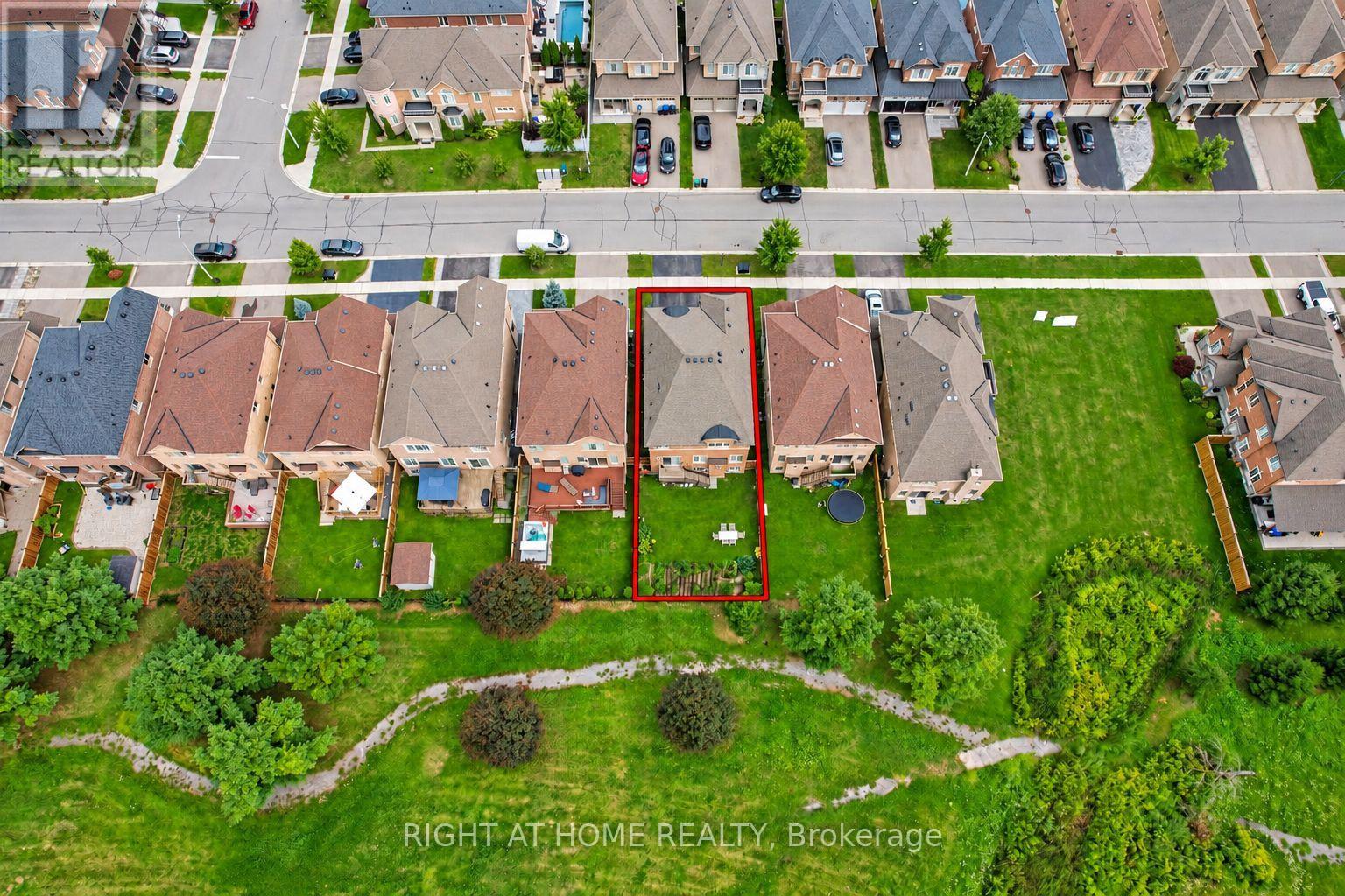 96 Inverness Way, Bradford West Gwillimbury, Ontario  L3Z 0W5 - Photo 5 - N13735306
