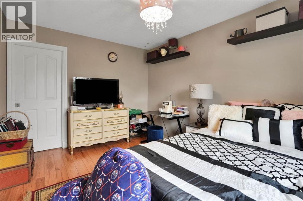54 Royal Crest Way Nw, Calgary, Alberta  T3G 4M7 - Photo 16 - A2345301
