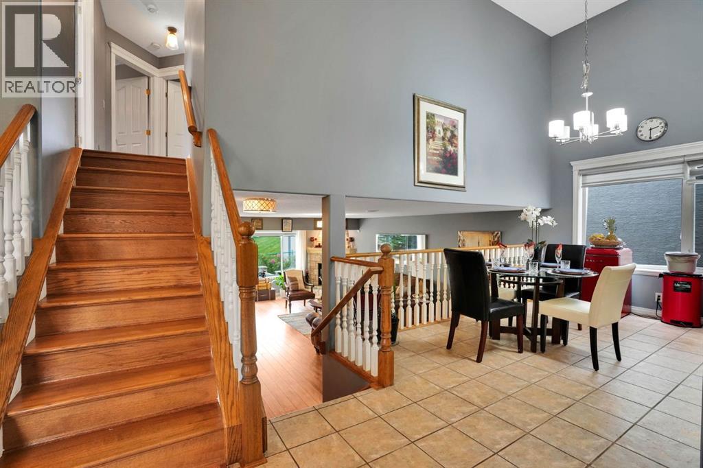 54 Royal Crest Way Nw, Calgary, Alberta  T3G 4M7 - Photo 23 - A2345301