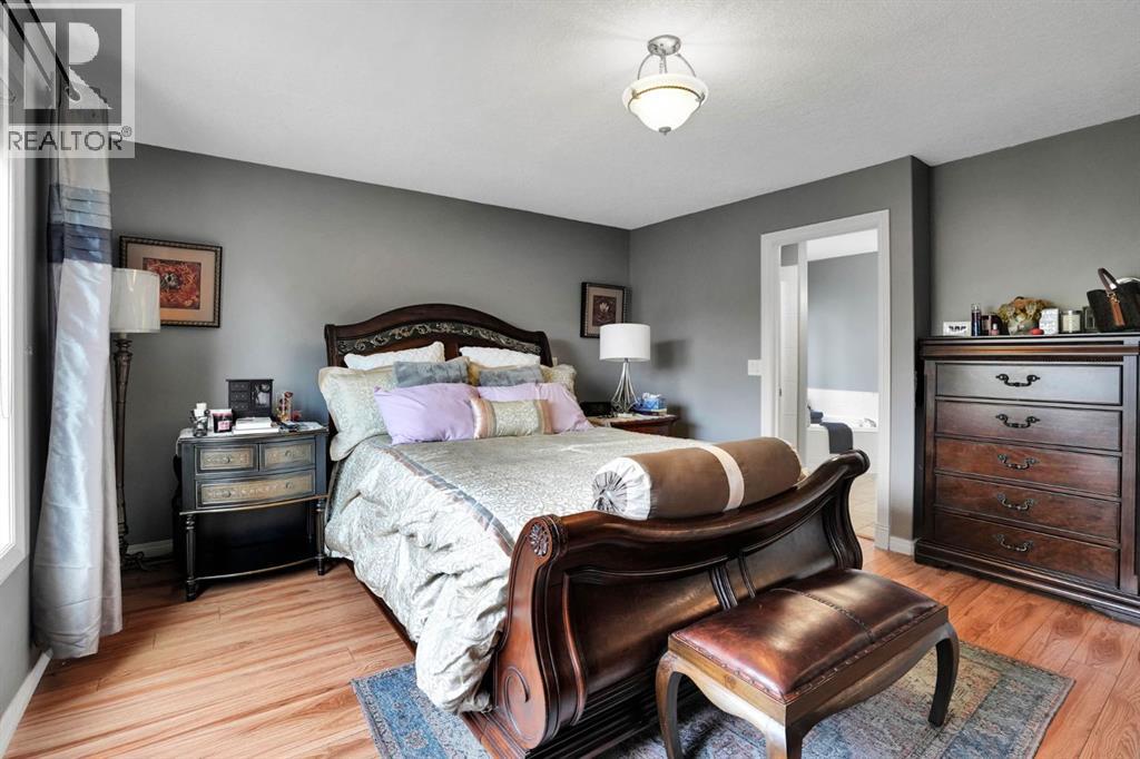 54 Royal Crest Way Nw, Calgary, Alberta  T3G 4M7 - Photo 18 - A2345301