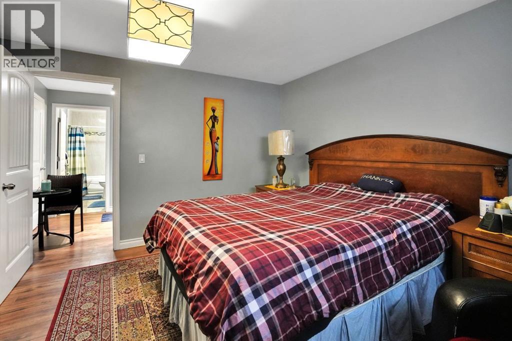 54 Royal Crest Way Nw, Calgary, Alberta  T3G 4M7 - Photo 30 - A2345301