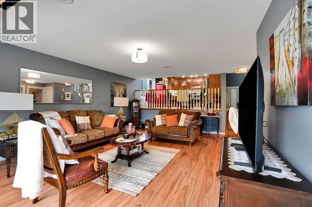 54 Royal Crest Way Nw, Calgary, Alberta  T3G 4M7 - Photo 25 - A2345301