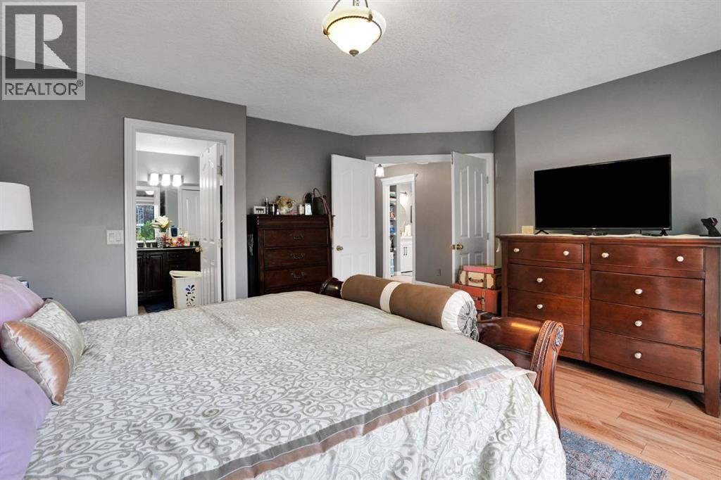 54 Royal Crest Way Nw, Calgary, Alberta  T3G 4M7 - Photo 20 - A2345301