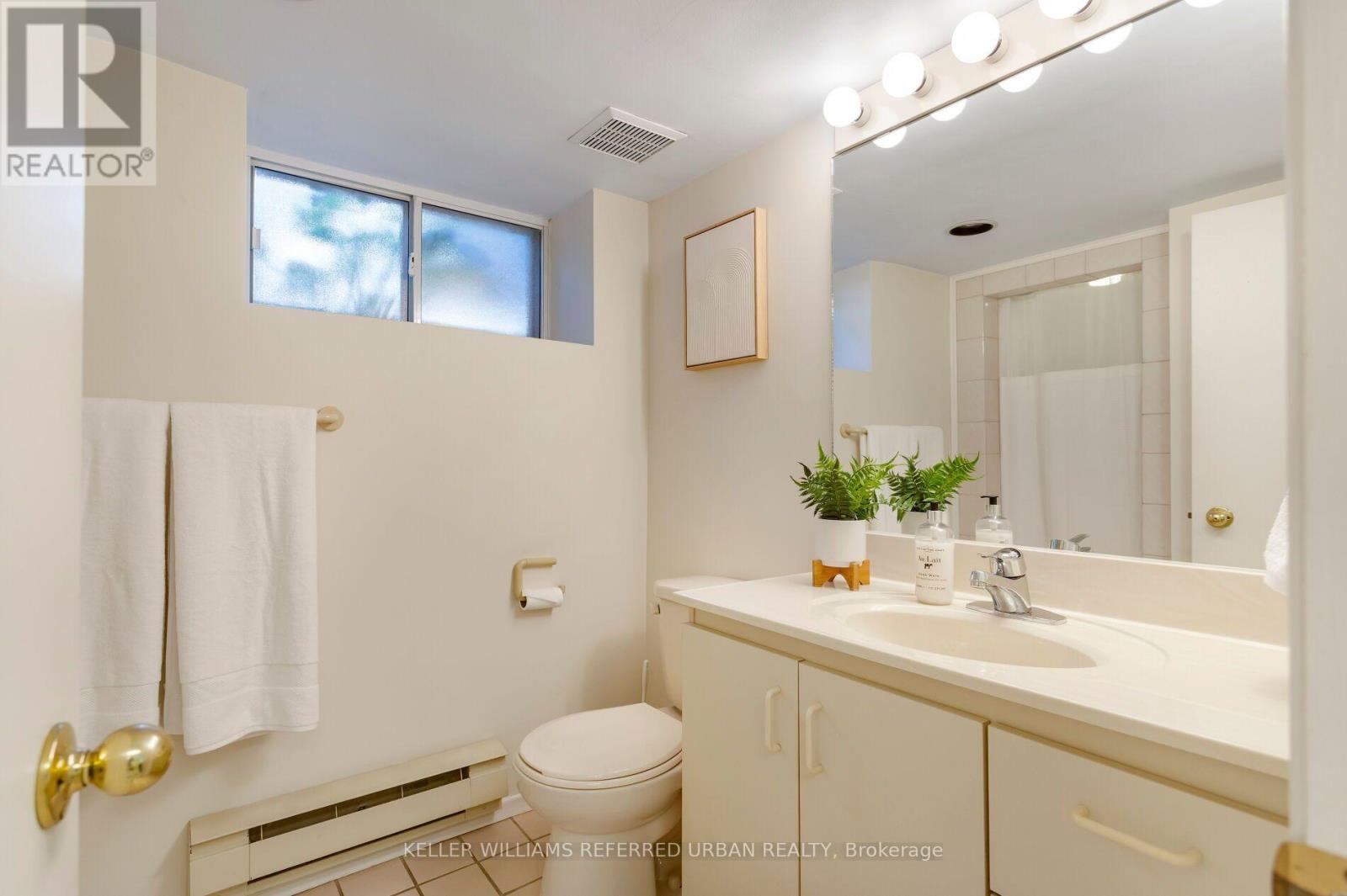 30 Baby Point Road, Toronto, Ontario  M6S 2G1 - Photo 43 - W13826584