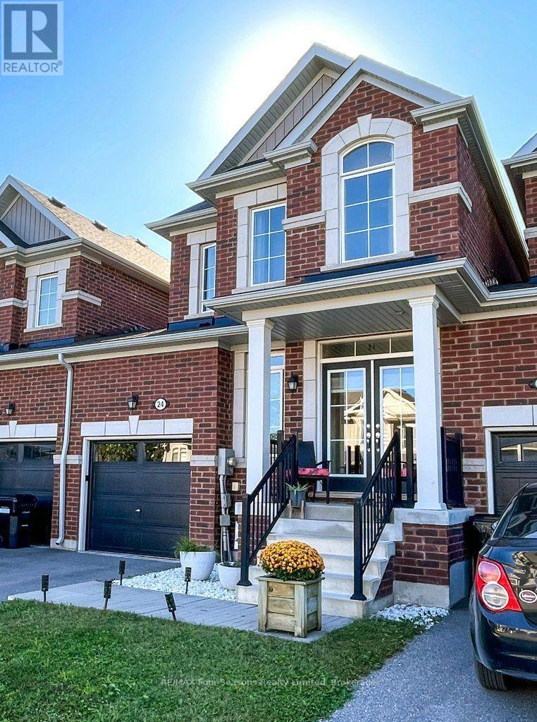 24 Barfoot Street, Collingwood, Ontario  L9Y 3Y8 - Photo 2 - S13826524