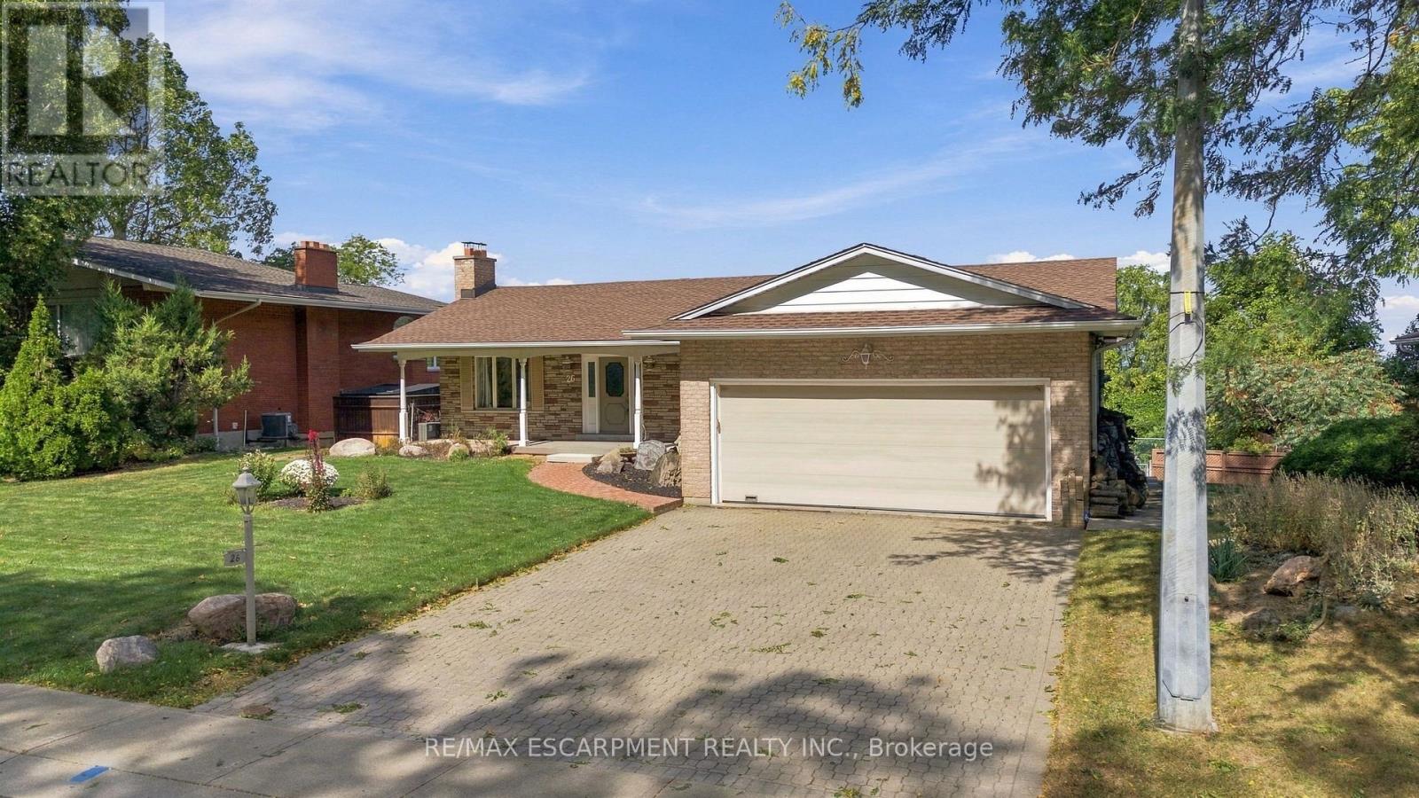 26 LESLIE DRIVE, Hamilton, Ontario
