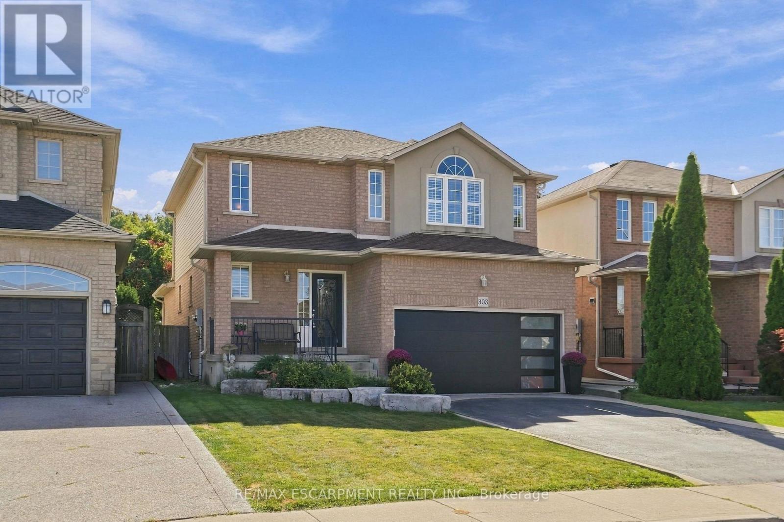 303 Webster Road, Hamilton, Ontario  L8G 5H3 - Photo 2 - X13826616