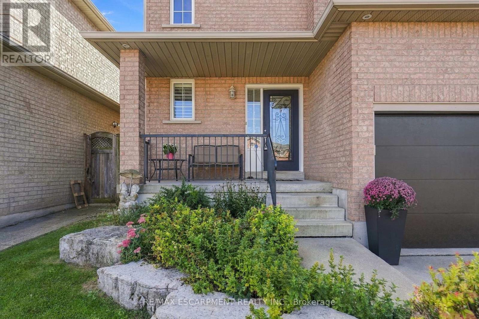 303 Webster Road, Hamilton, Ontario  L8G 5H3 - Photo 3 - X13826616