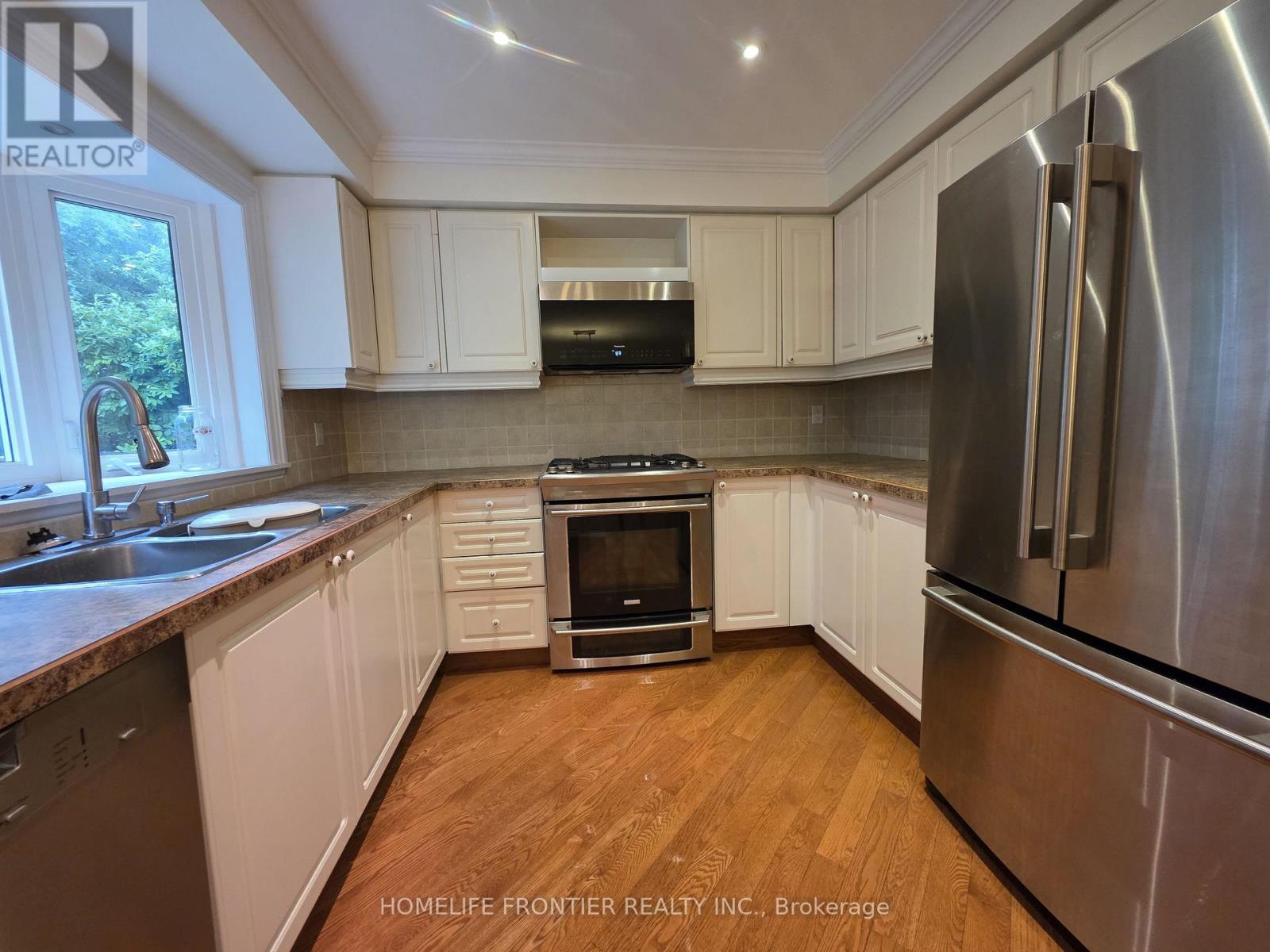 367 Herridge Circle, Newmarket, Ontario  L3Y 7J1 - Photo 4 - N13741696