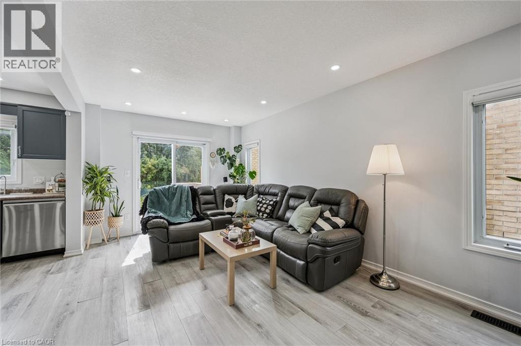 81 Windale Crescent, Kitchener, Ontario  N2E 3H4 - Photo 4 - 40861604