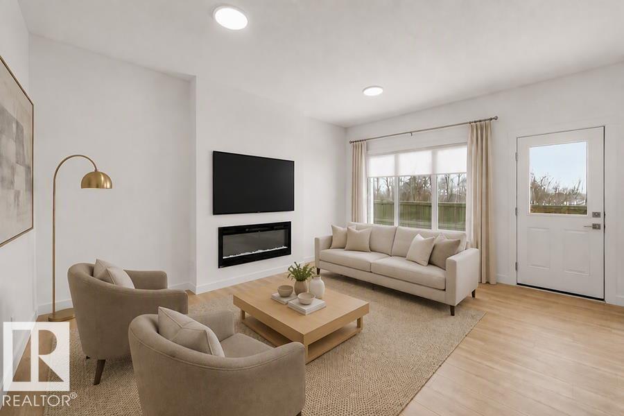 8704 183 AV NW