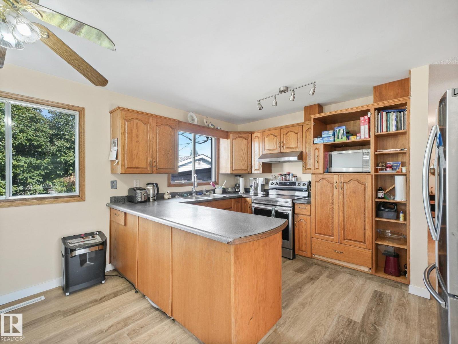 7520 130 Av NW, Edmonton, Alberta  T5C 1Y2 - Photo 2 - E4510319