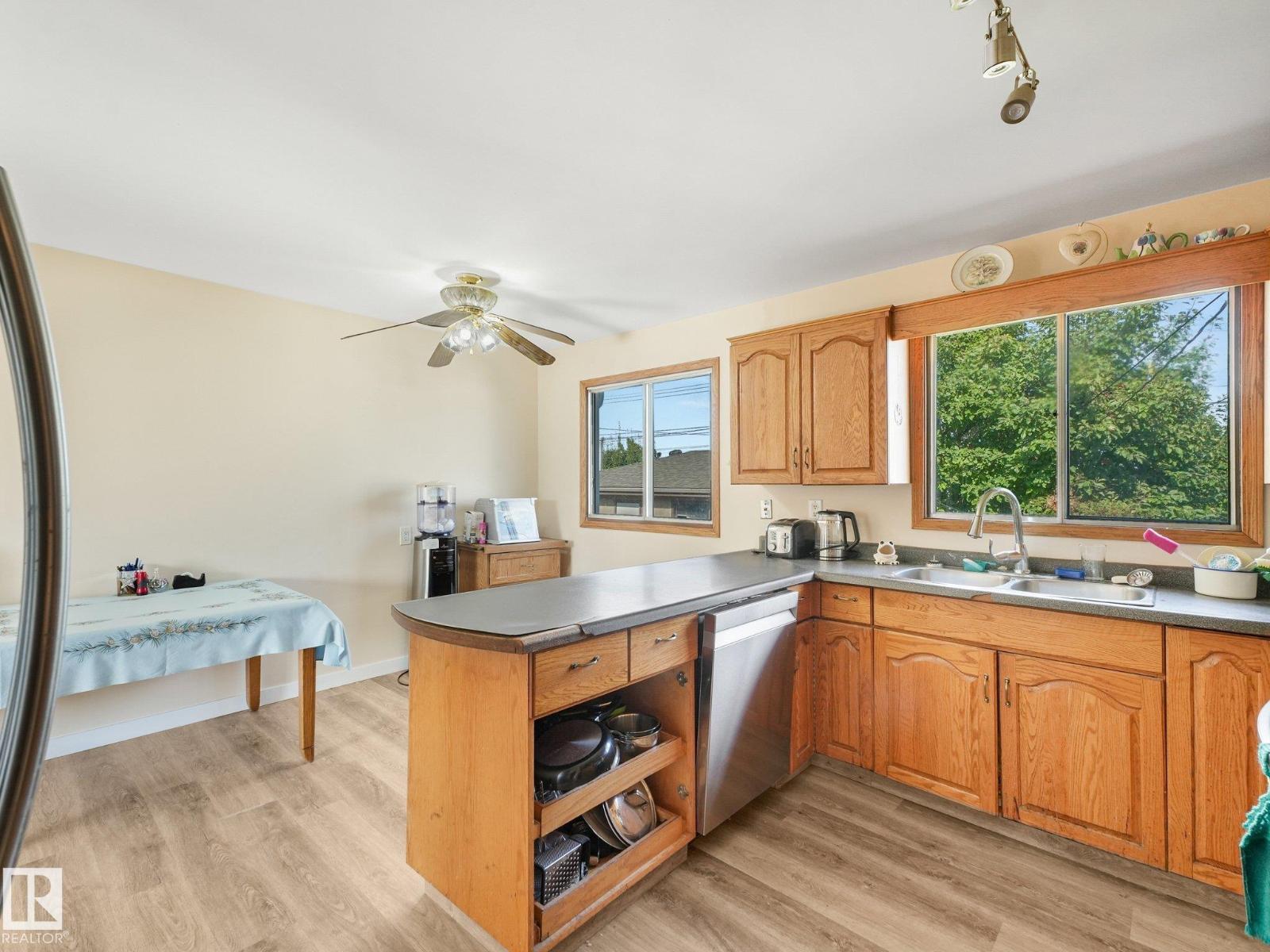 7520 130 Av NW, Edmonton, Alberta  T5C 1Y2 - Photo 37 - E4510319