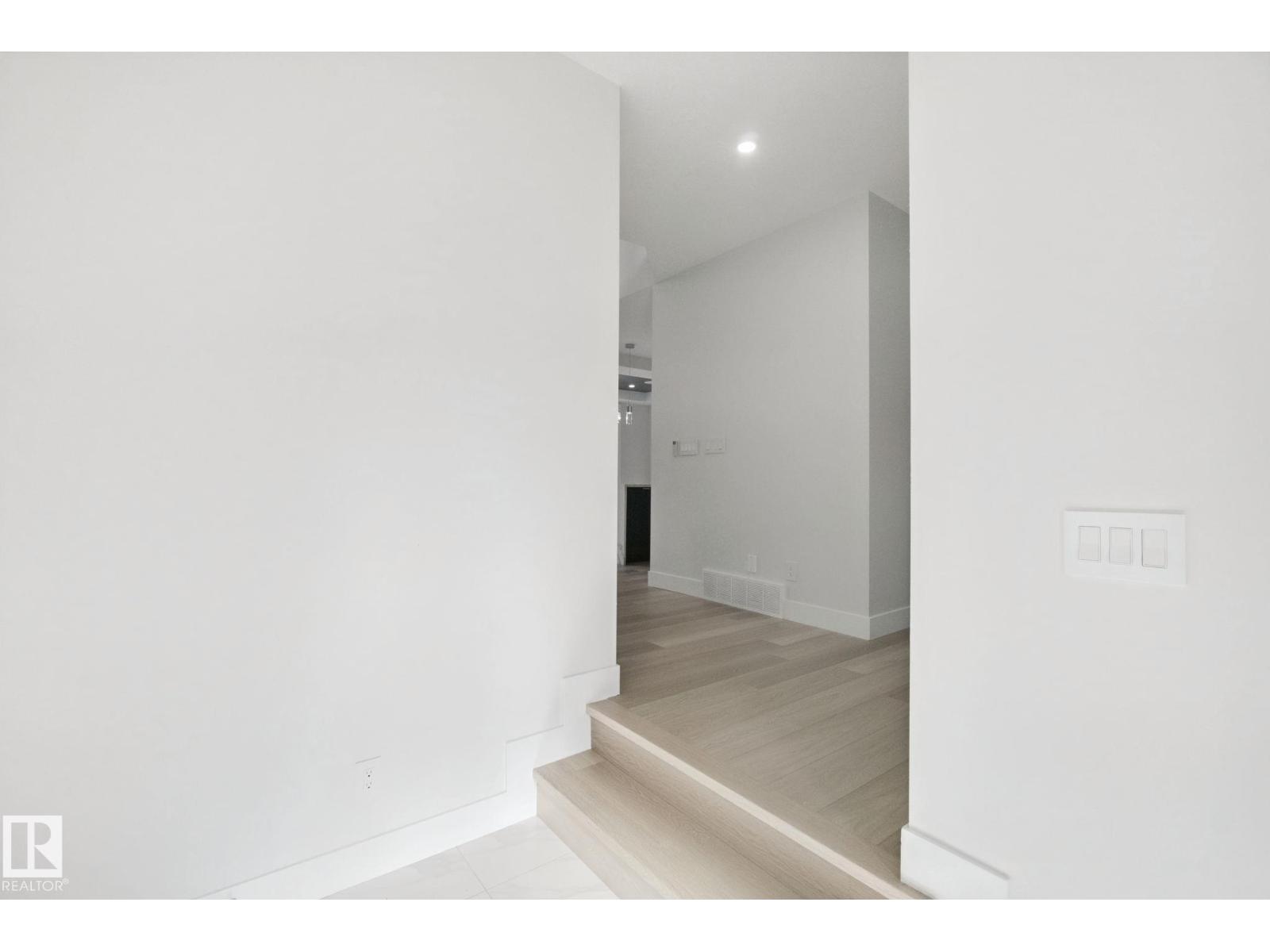 3699 HUMMINGBIRD WY NW