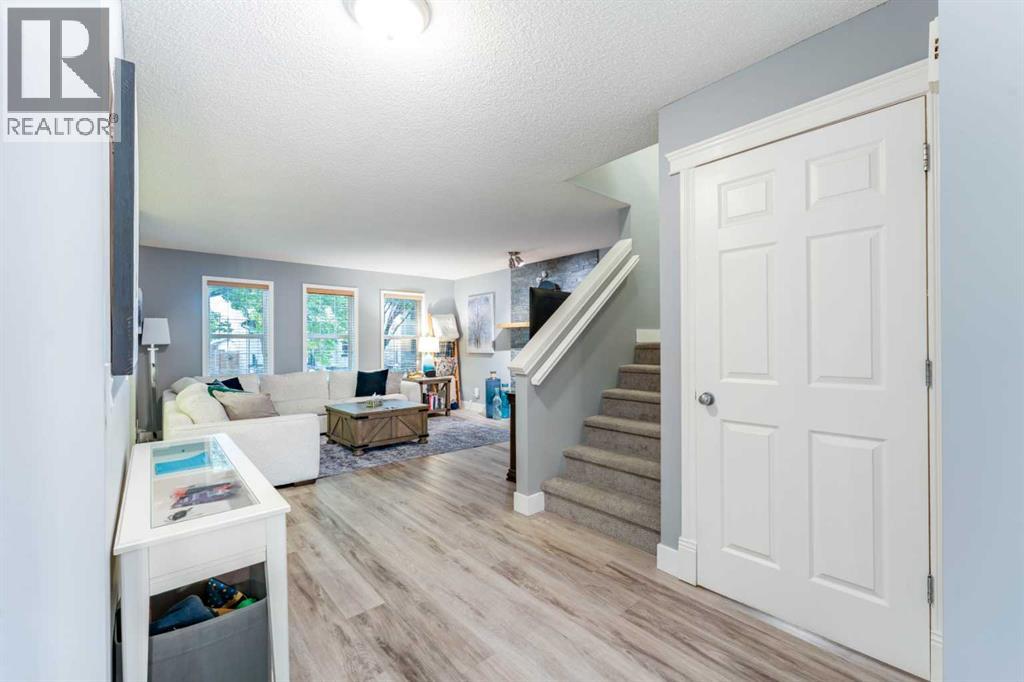 43 Elgin Drive Se, Calgary, Alberta  T2Z 3Y7 - Photo 7 - A2346941