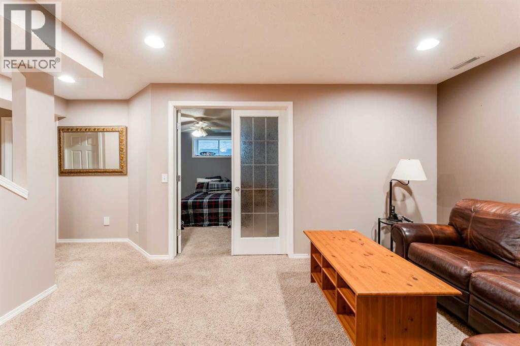 43 Elgin Drive Se, Calgary, Alberta  T2Z 3Y7 - Photo 33 - A2346941
