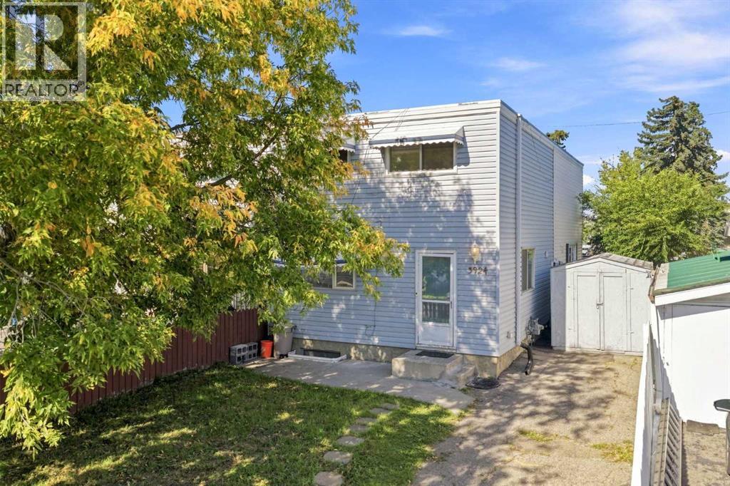 3924 29a Avenue Se, Calgary, Alberta  T2B 0G4 - Photo 3 - A2347410