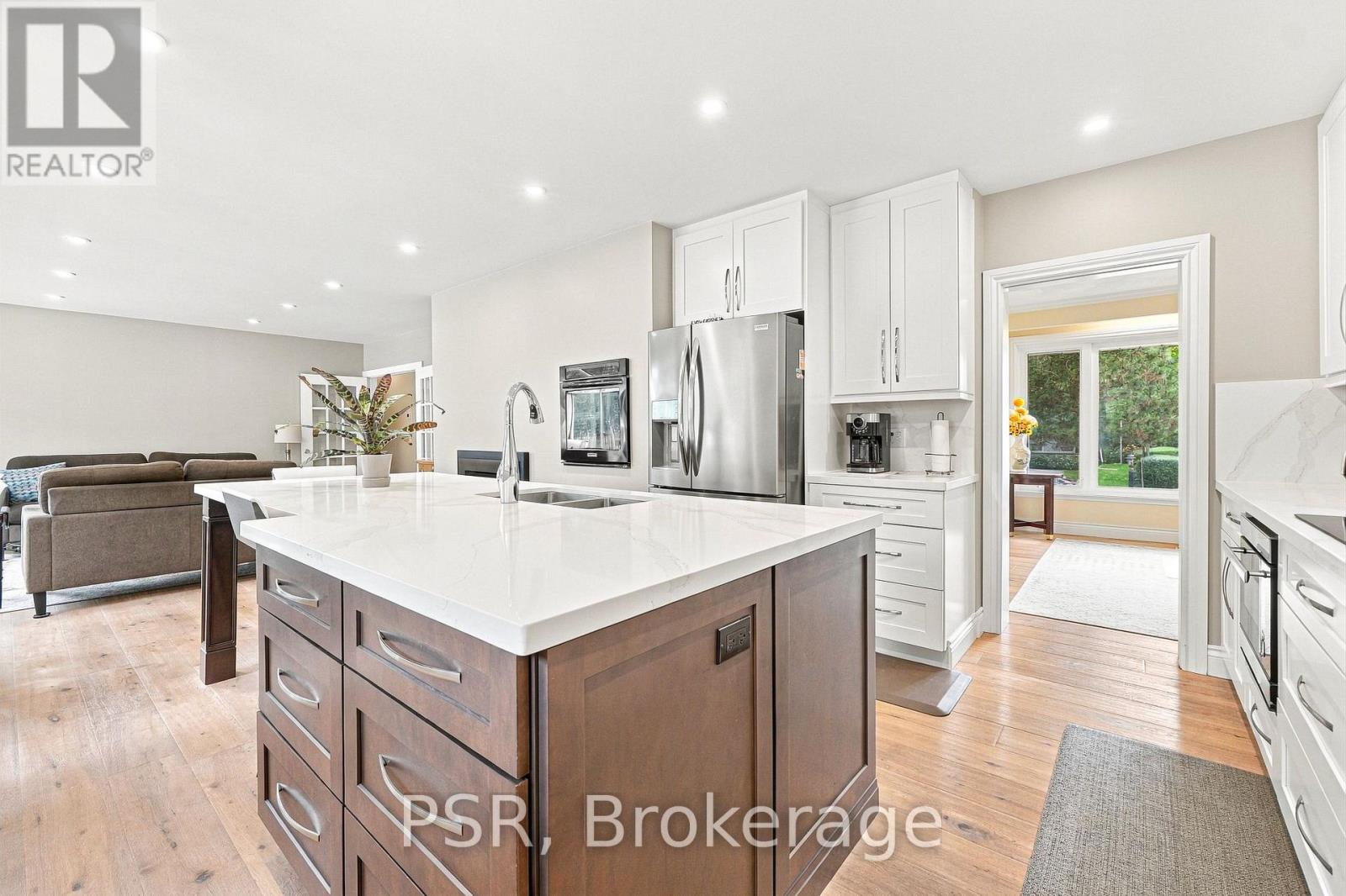 15 Valleyview Road, Halton Hills, Ontario  L7G 1W3 - Photo 4 - W13826632