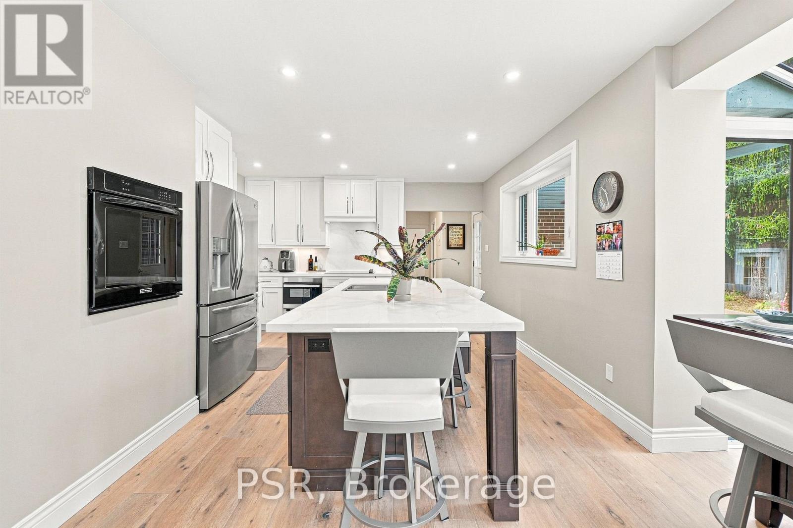 15 Valleyview Road, Halton Hills, Ontario  L7G 1W3 - Photo 9 - W13826632